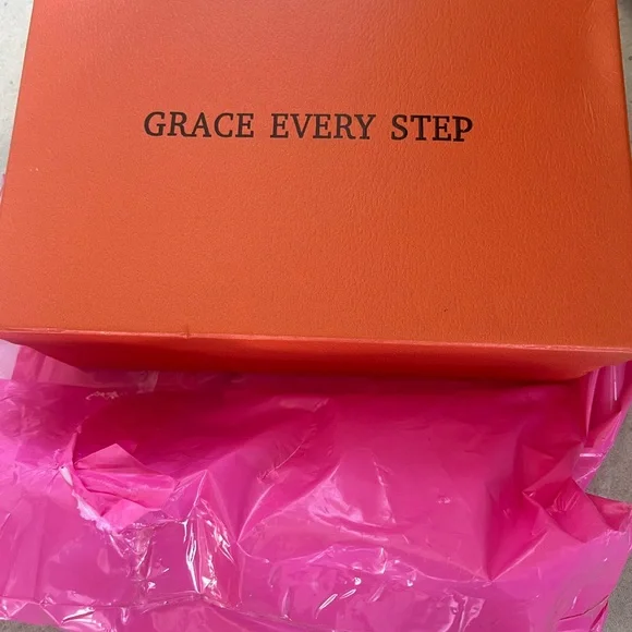 Brown Leopard Print Wedge Sandals with Strappy Design - Picture 10 of 10